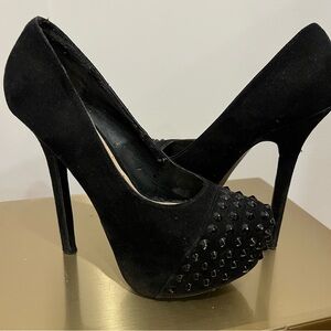 Breckelle’s Black Studded High Heels